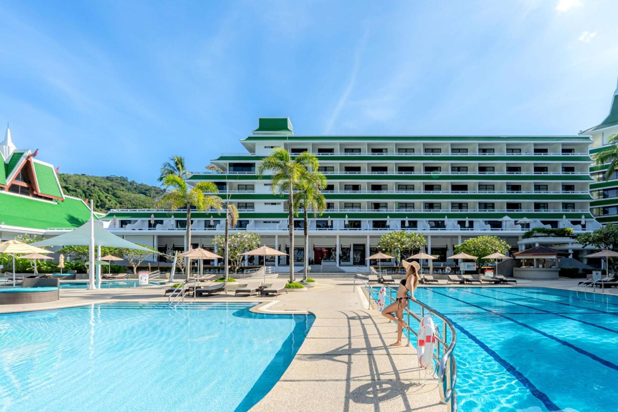 Le Meridien Phuket Beach Resort Karon Exterior foto Royal Paradise Hotel & Spa