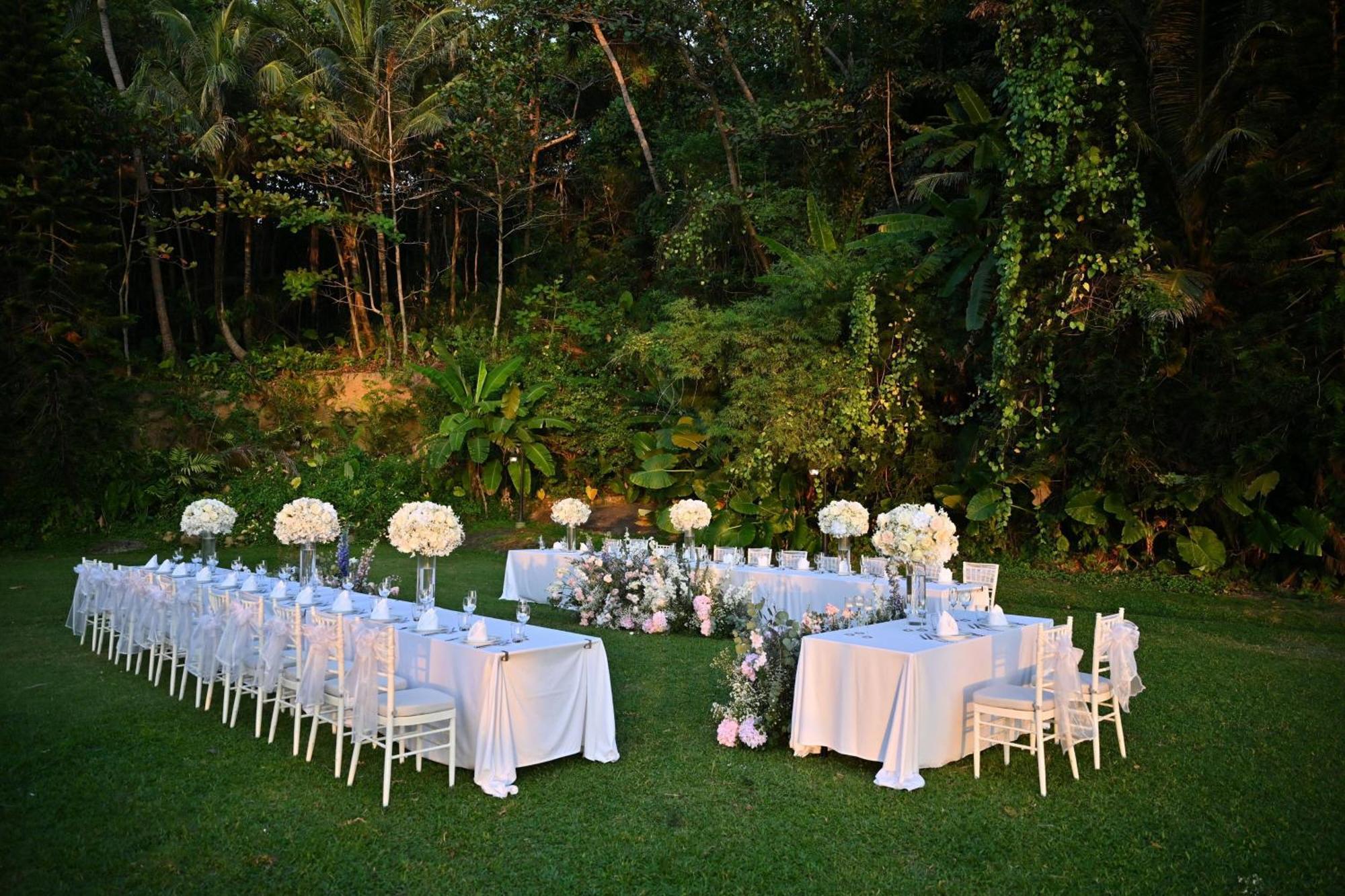 Le Meridien Phuket Beach Resort Karon Exterior foto The garden at the Four Seasons Resort