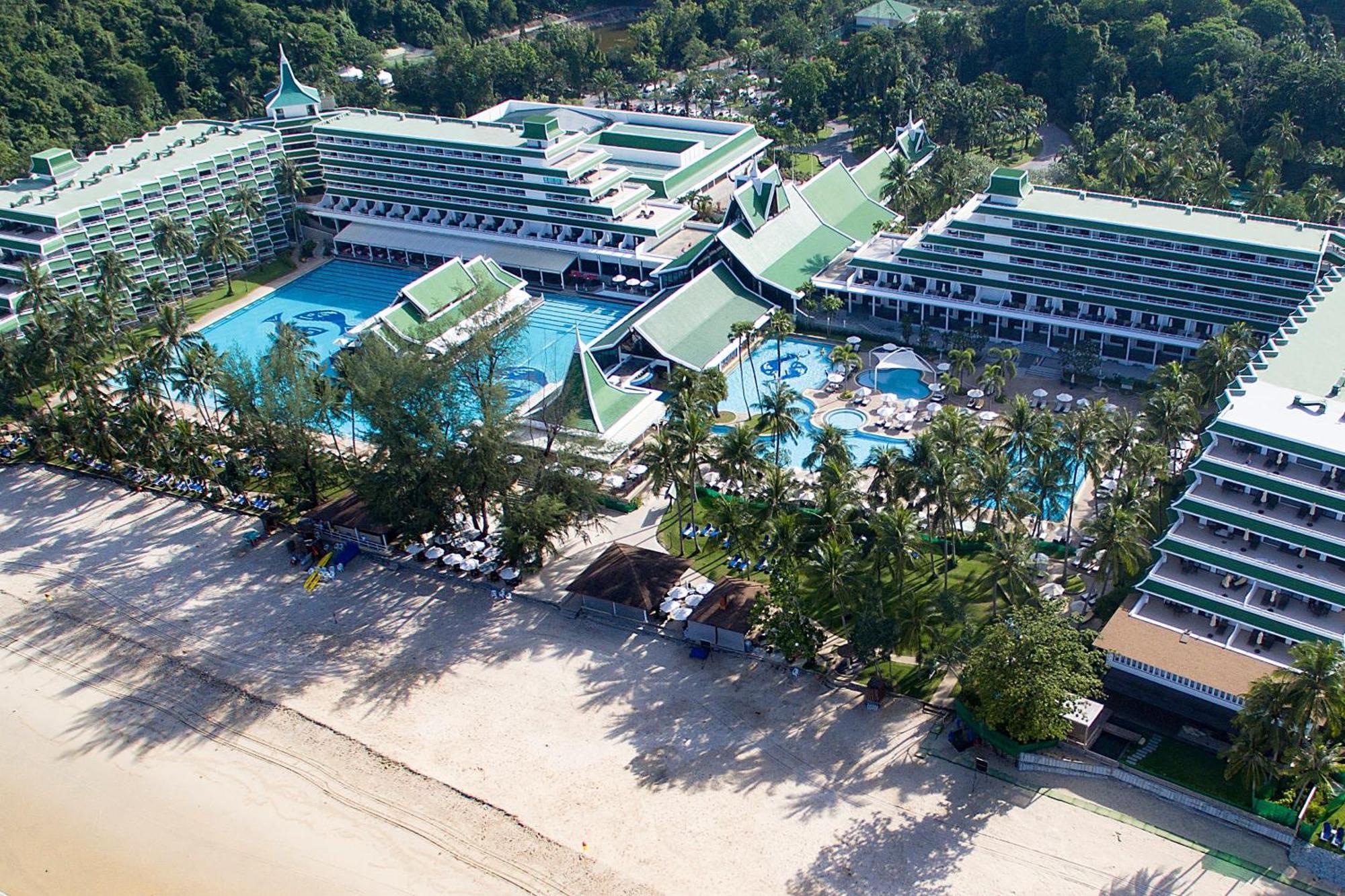 Le Meridien Phuket Beach Resort Karon Exterior foto Royal Paradise Hotel & Spa